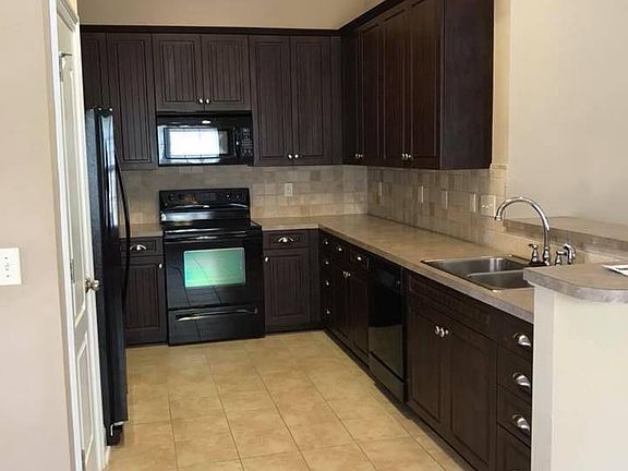 Tons of cabinets!