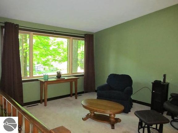 4th image of 1987 Sparrow Dr