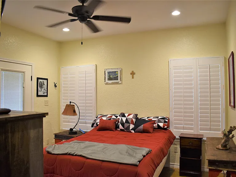 412 Pecan St — Photo 18