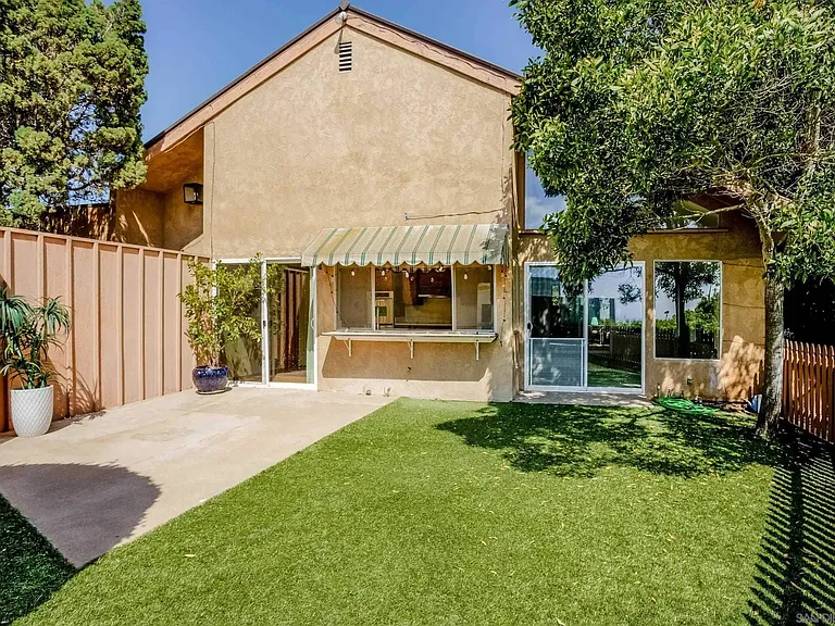 7415 Caminito Rialto — Photo 23