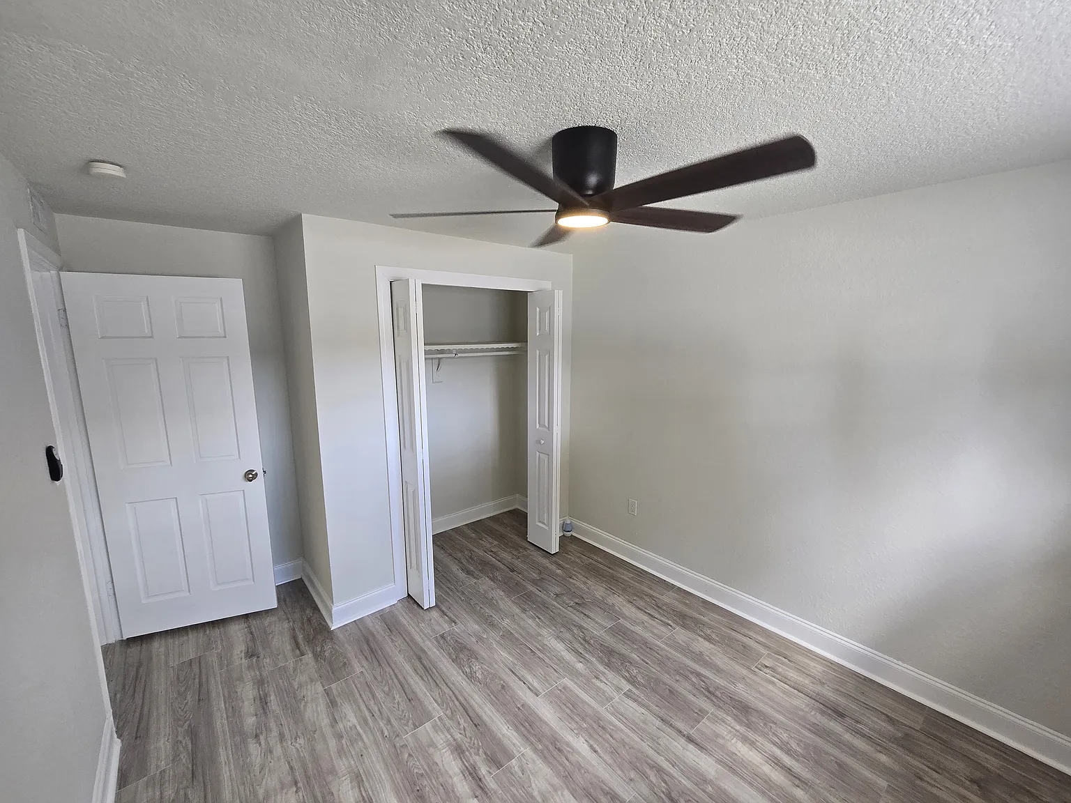 1 bed, 850 sqft, $1,900 — Photo 3