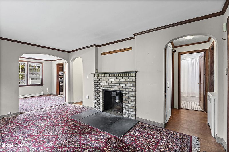 3rd image of 111 Michigan Avenue