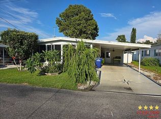 189 S Tara Dr, Tavares, FL 32778