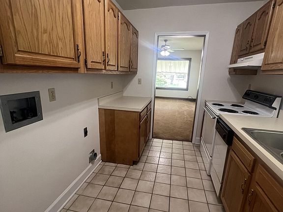 5th image of 4414 Blackwell St