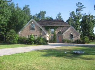 210 Loch Lomond Rd, Bridge City, TX 77611