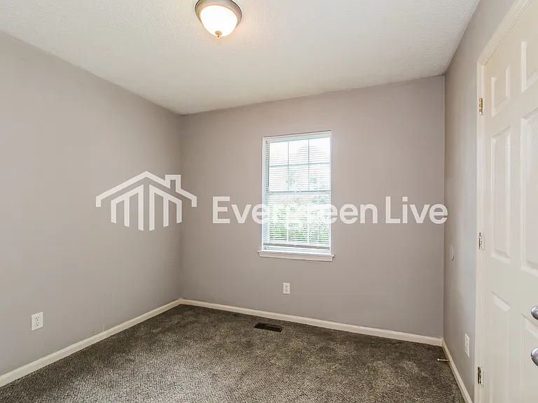 161 Buckingham Cir — Photo 9
