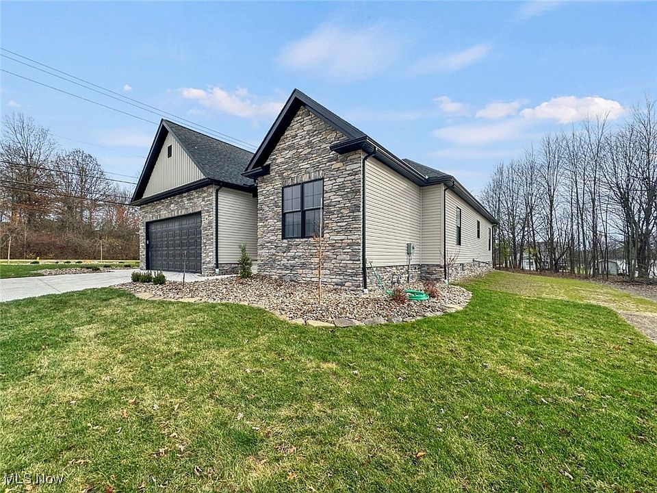 2nd image of 71 Villa Theresa Ln