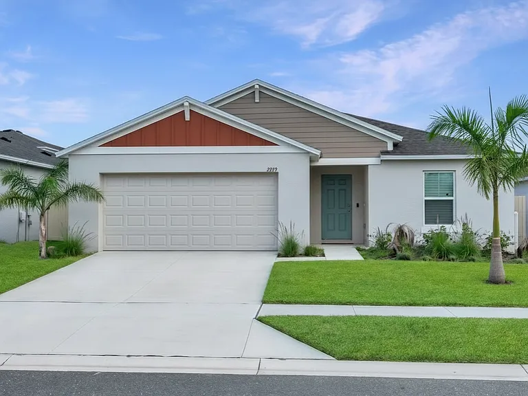 2279 Canyon Oak Dr — Photo 1