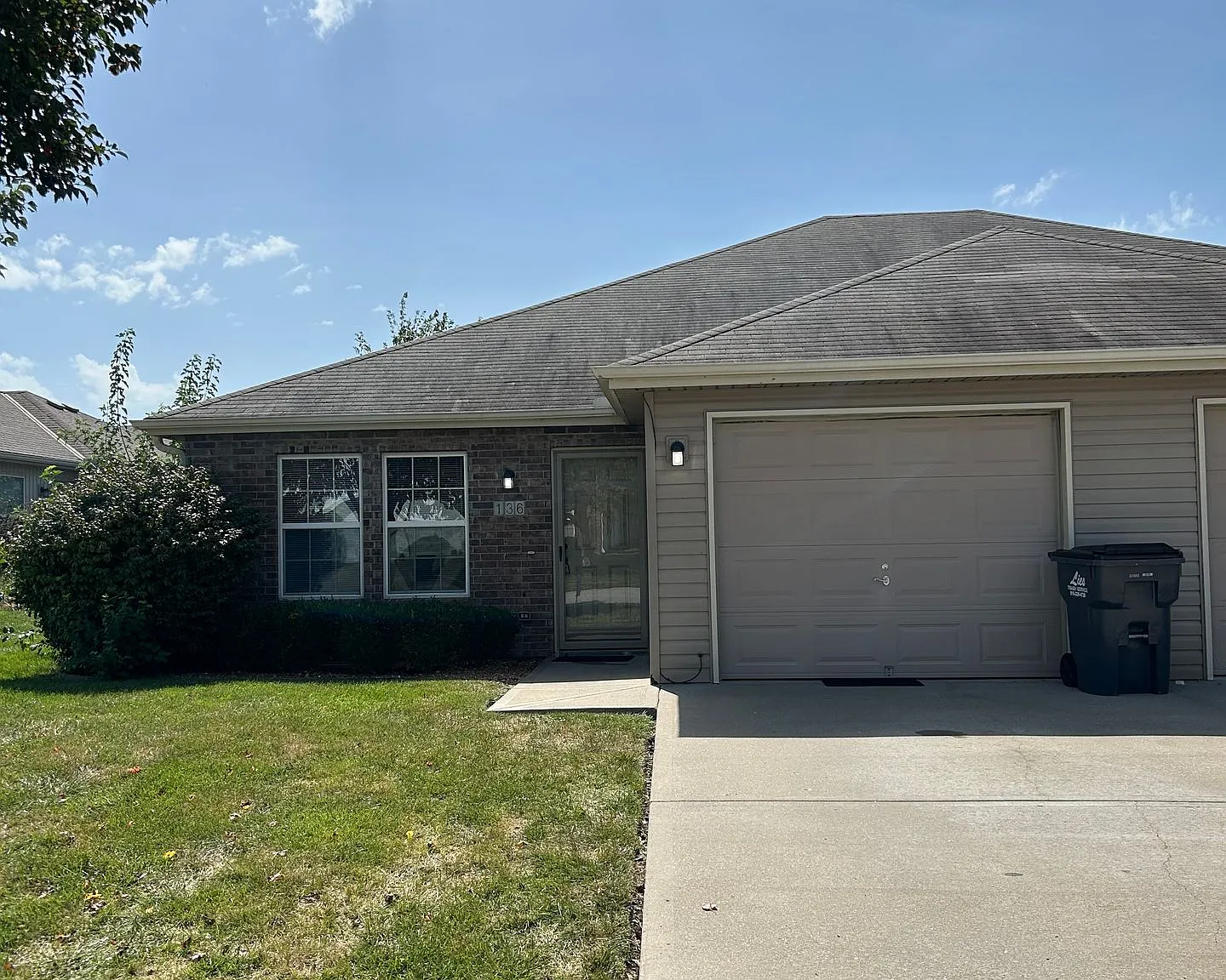 3 Bed | 2 Bath | 1 car garage single level duplex in Blue Springs; Lee's Summit Schools — Photo 1