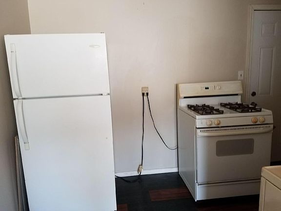 3rd image of 3115 SE 21st St