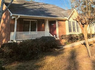 185 White Oak Ct, Clarkesville, GA 30523