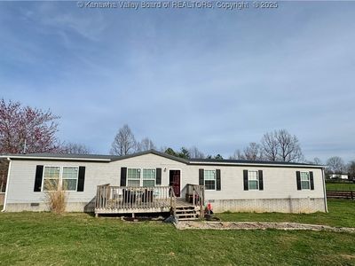 122 Village Ln, Milton, WV, 25541