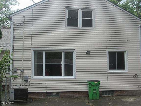 4th image of 1763 Beaconwood Ave