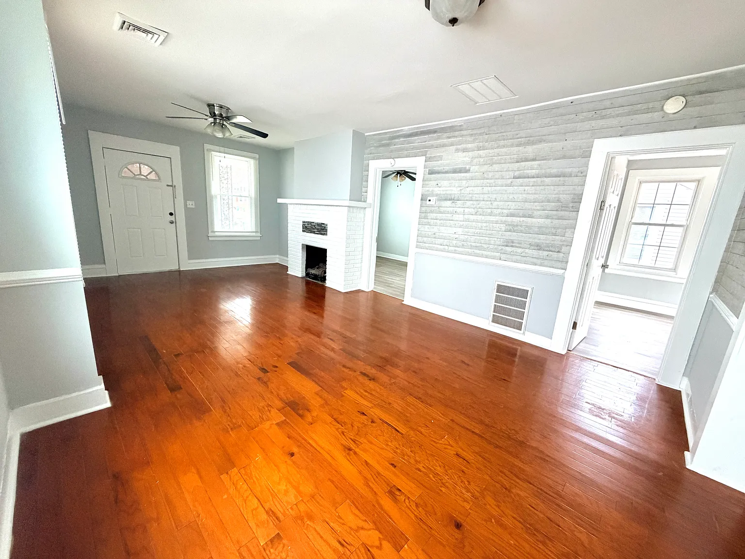 3303 Detroit Ave — Photo 2