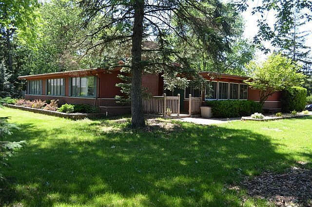 1st image of 2516 Crystal Dr