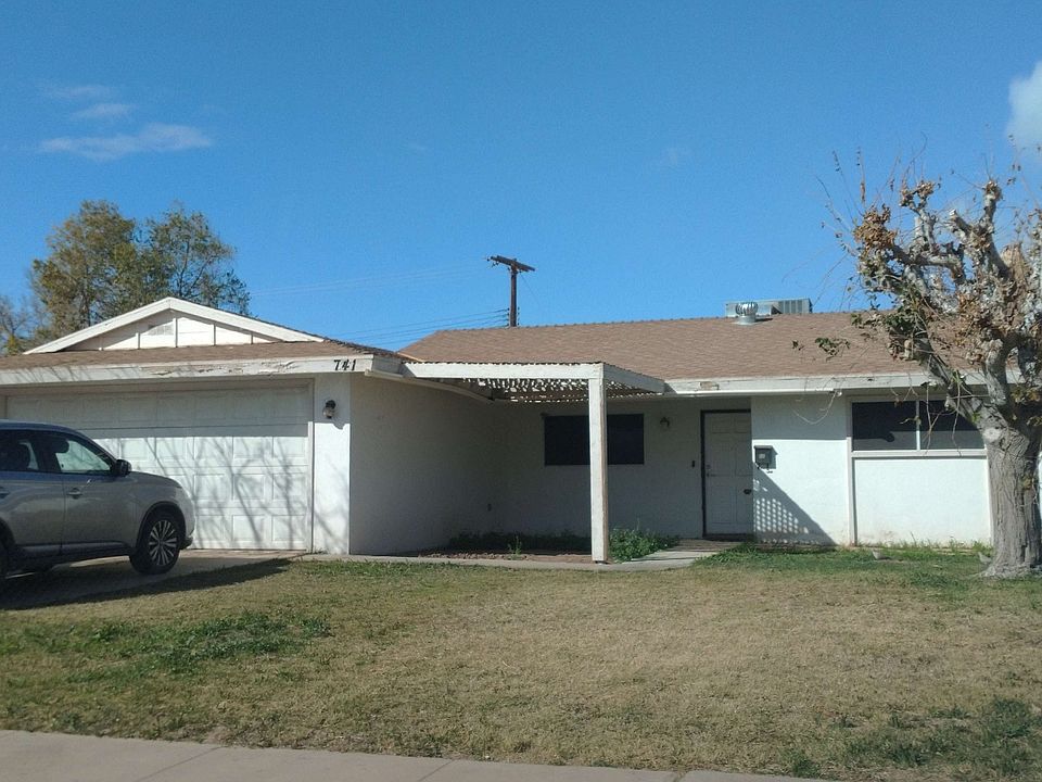 2nd image of 741 S Imperial Ave
