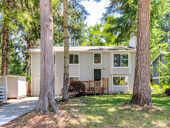 2nd image of 4046 Chinook Place NW