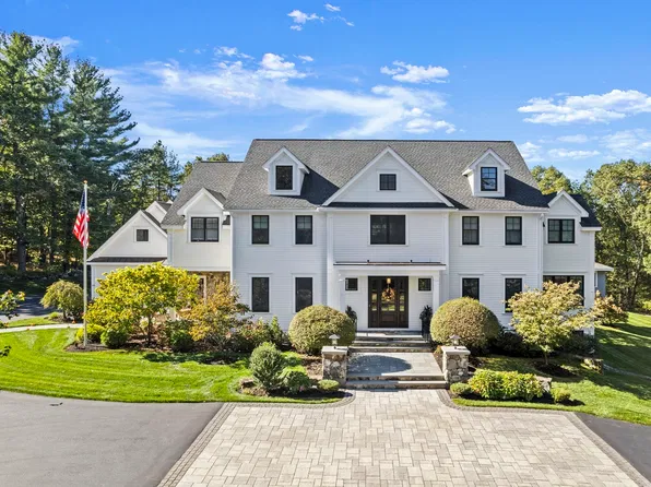 64 Main St, Westford, MA 01886