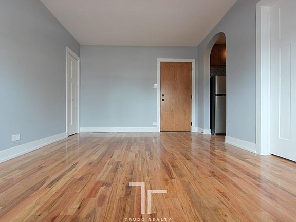 4th image of 550-54 W Arlington Pl #5