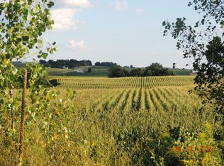 5098 Yale Bridge Rd, Durand, IL 61024