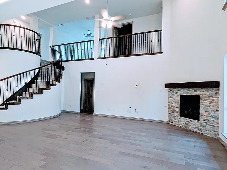 1813 Ordonez Dr — Photo 9
