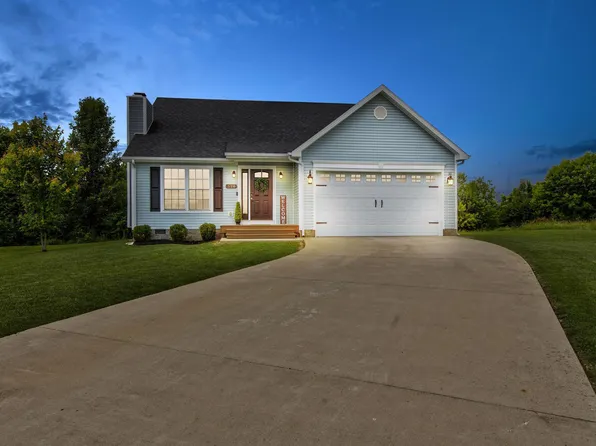 520 W Classic Village Ln, Mt Sterling, KY 40353