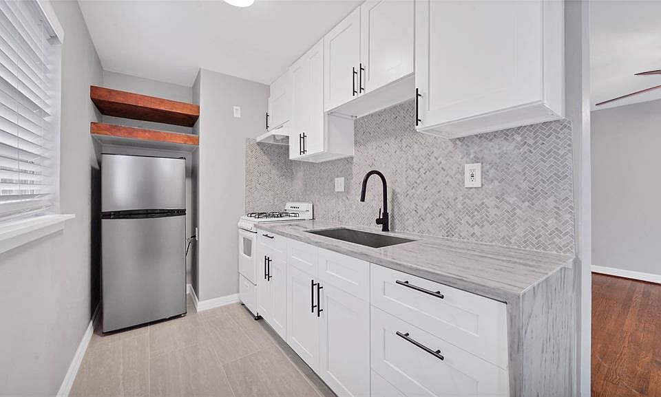 1st image of 1914 McDuffie St APT 4