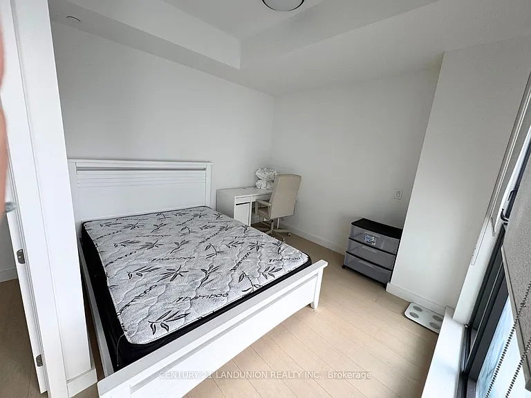 81 Wellesley St E #1401 — Photo 3