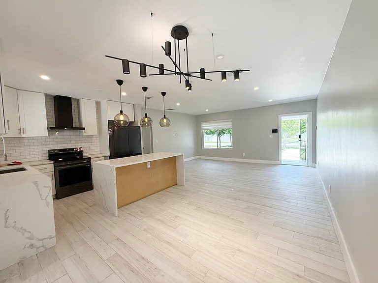 20245 Ranch Rd — Photo 4