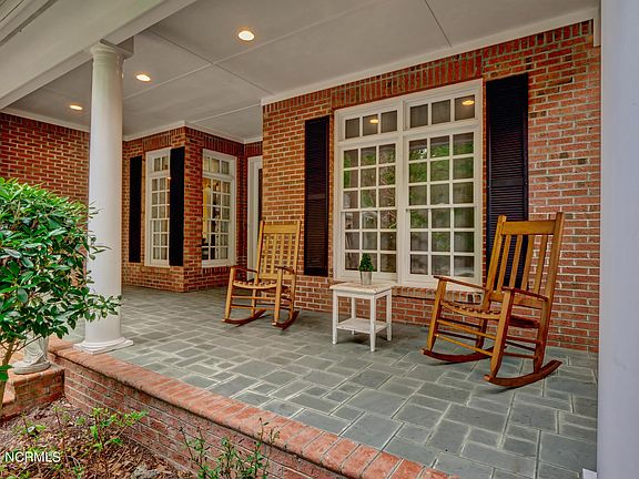 3rd image of 8712 Bardmoor Cir