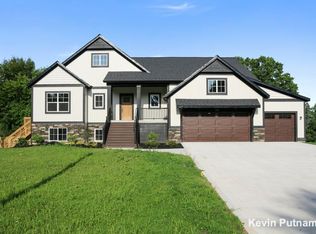 489 S Union St, Douglas, MI 49406