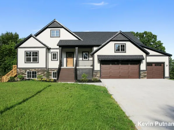 489 S Union St, Douglas, MI 49406