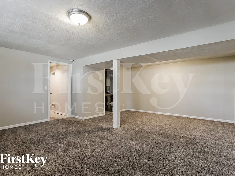 7119 N Shannon Ave — Photo 12