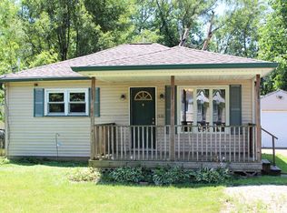 576 Dempsey St, Creve Coeur, IL 61610