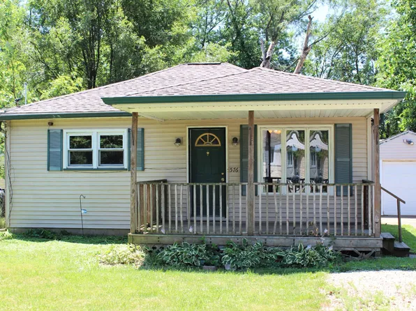 576 Dempsey St, Creve Coeur, IL 61610