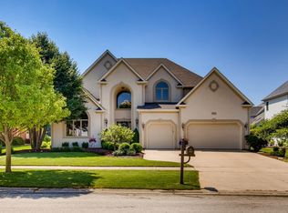 2956 Willow Ridge Dr, Naperville, IL 60564