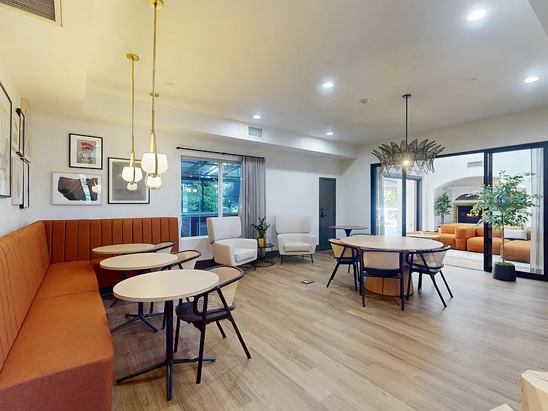 River Terrace — Photo 15