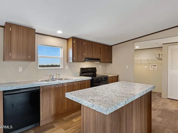 5744 N Lakeview Drive, Casa Grande, AZ 85194