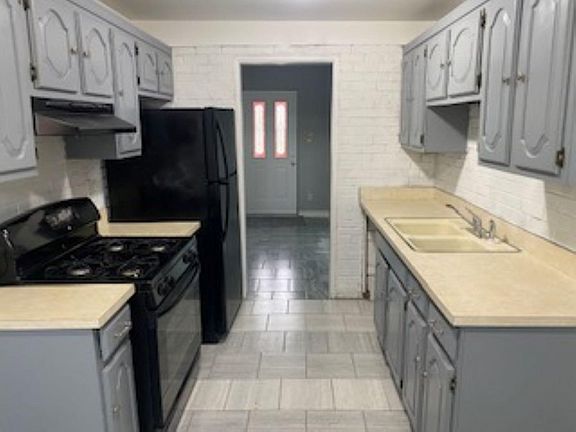 4th image of 17319 Greenbay Ave