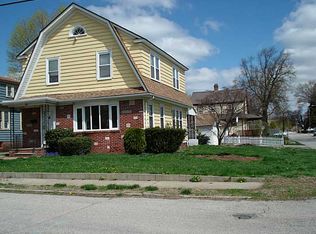 100 Friendly Rd, Cranston, RI 02910