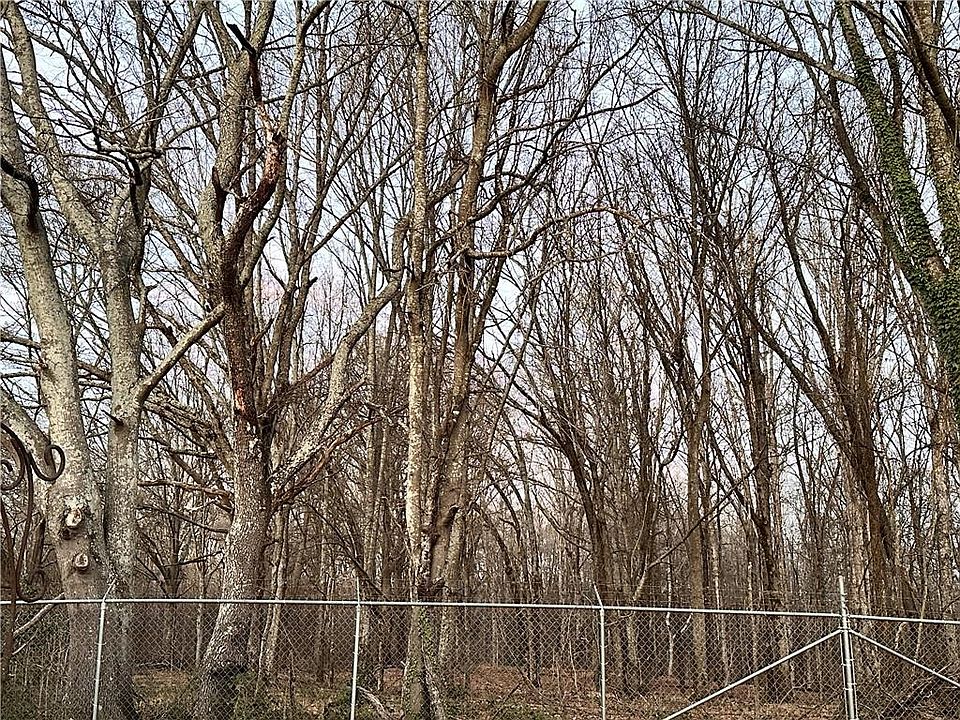 1st image of 2420 Rock Springs Rd #1