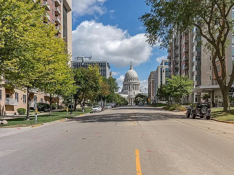 360 W Washington Ave #1001 — Photo 16