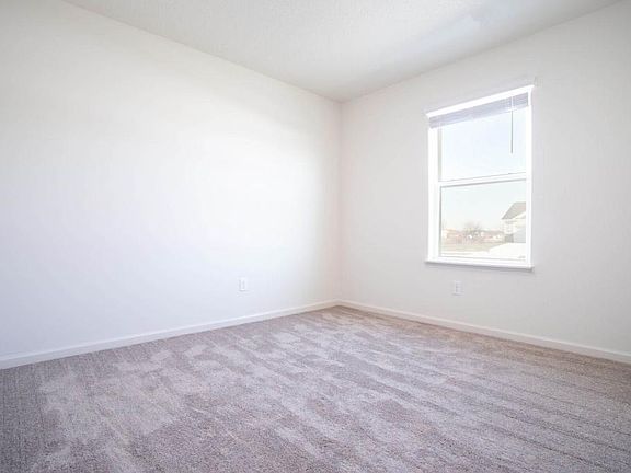 5th image of 19048 Engle Wood Dr