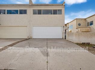 10008 Del Chaparral Ct NE, Albuquerque, NM 87111