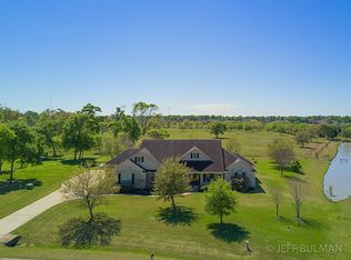 7126 Oak View Dr, Dickinson, TX 77539