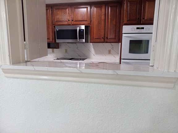 5th image of 2719 Sunrise Dr