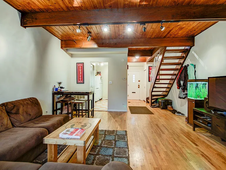 2830 N Burling St #D — Photo 5