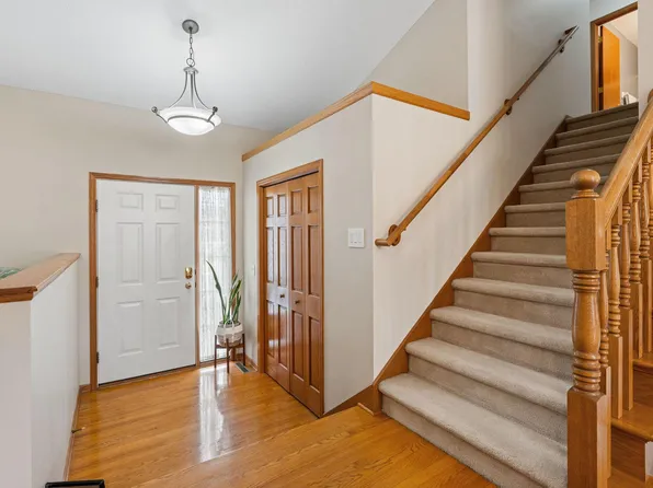 6345 Bailey Trl, Inver Grove Heights, MN 55077