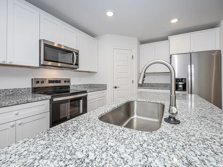3711 Olivia Dr — Photo 22