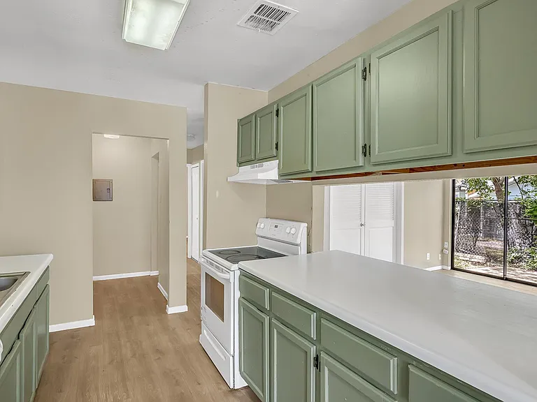 1325 Bayou Dr — Photo 11